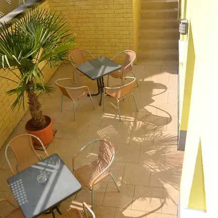 ペンション ジーク 3* ルスト